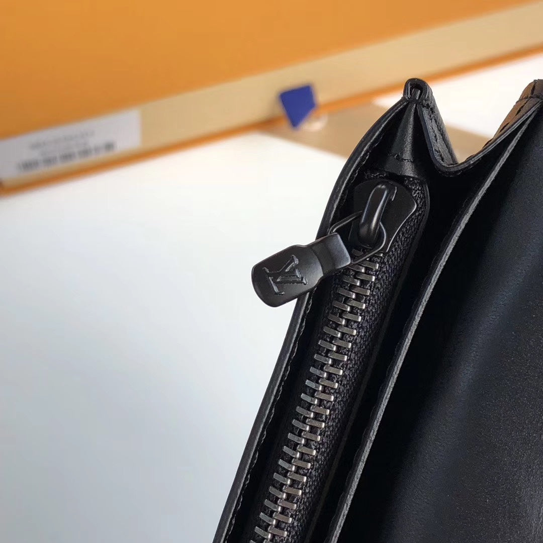 LV M62900 翻蓋長夾