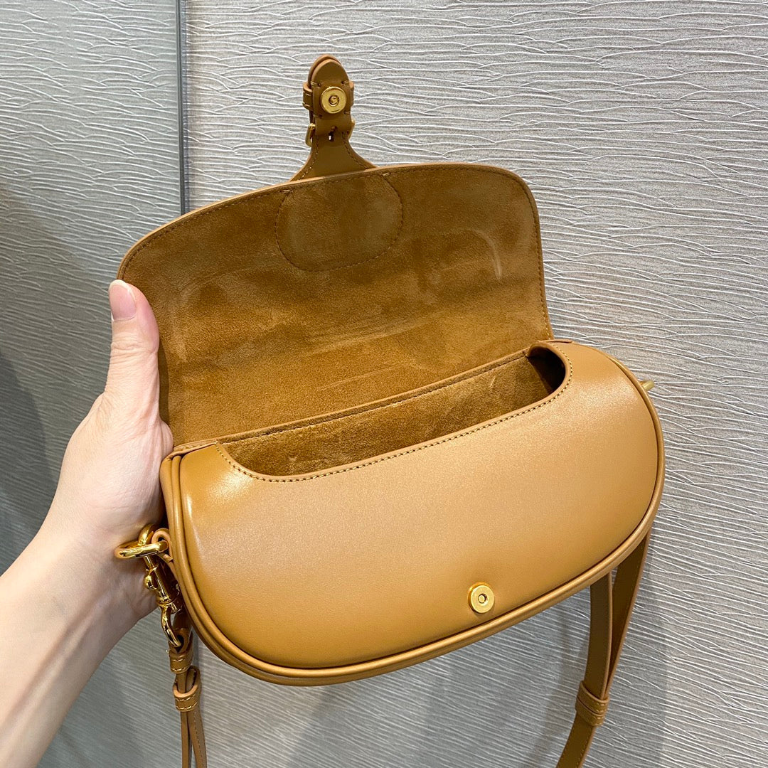 Dior Bobby系列 East-Wes 腋下包 棕色