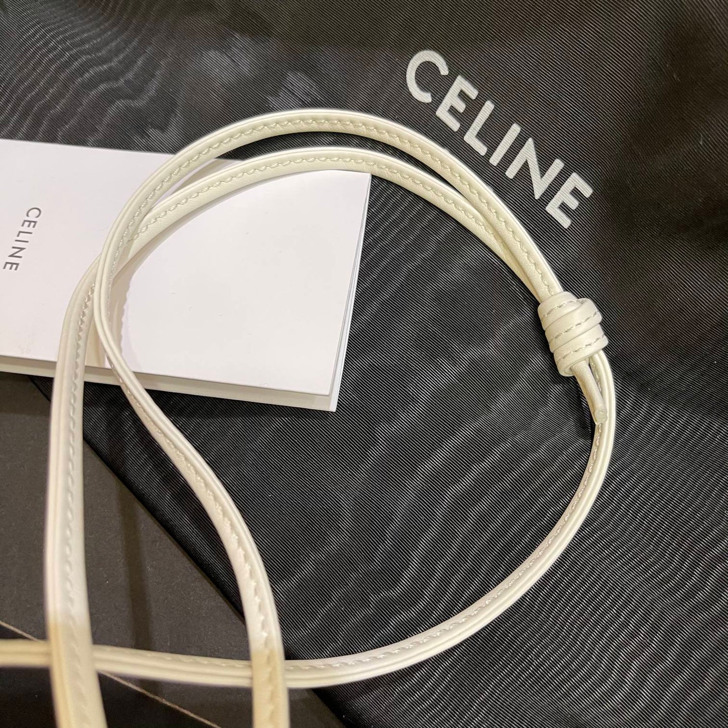 Celine 全皮三角包-大字母logo