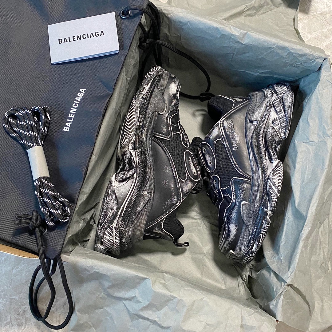 Balenciaga 巴黎世家-Triple S 老爹鞋