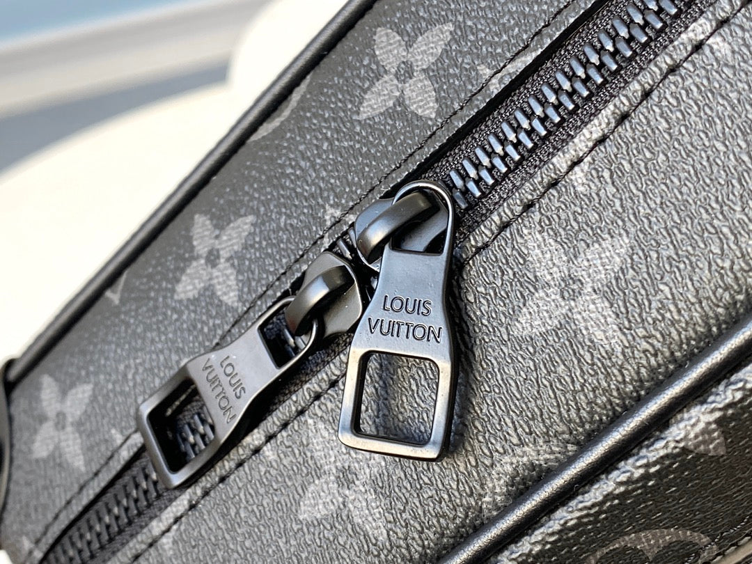 M44480 路L家-MINI SOFT TRUNK 手袋 郵差包