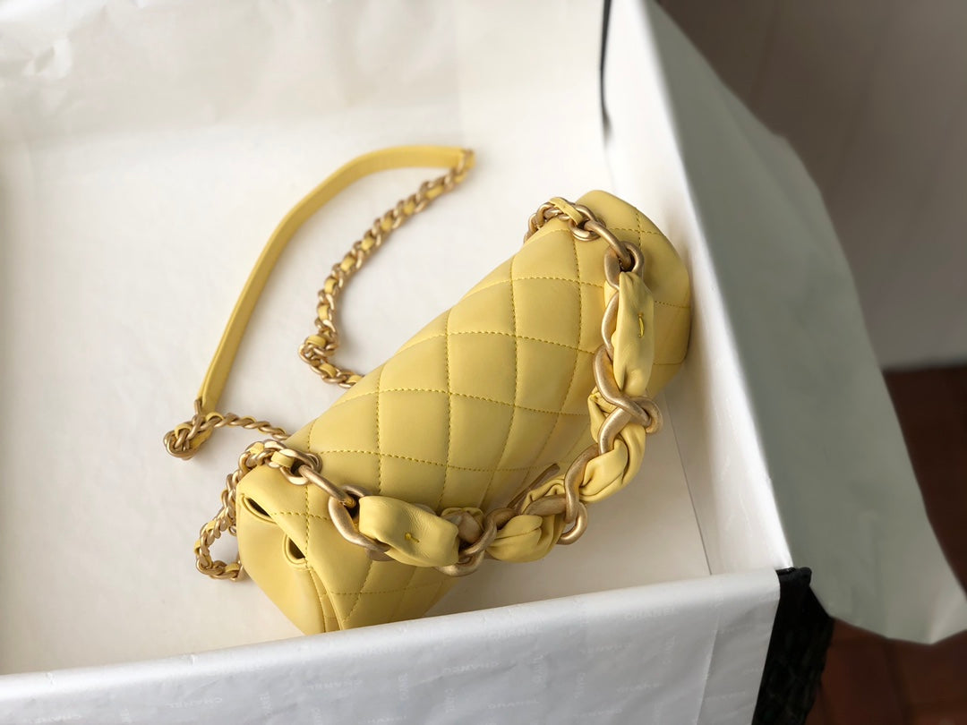 Chanel 拋光小羊皮菱格口蓋包-黃色
