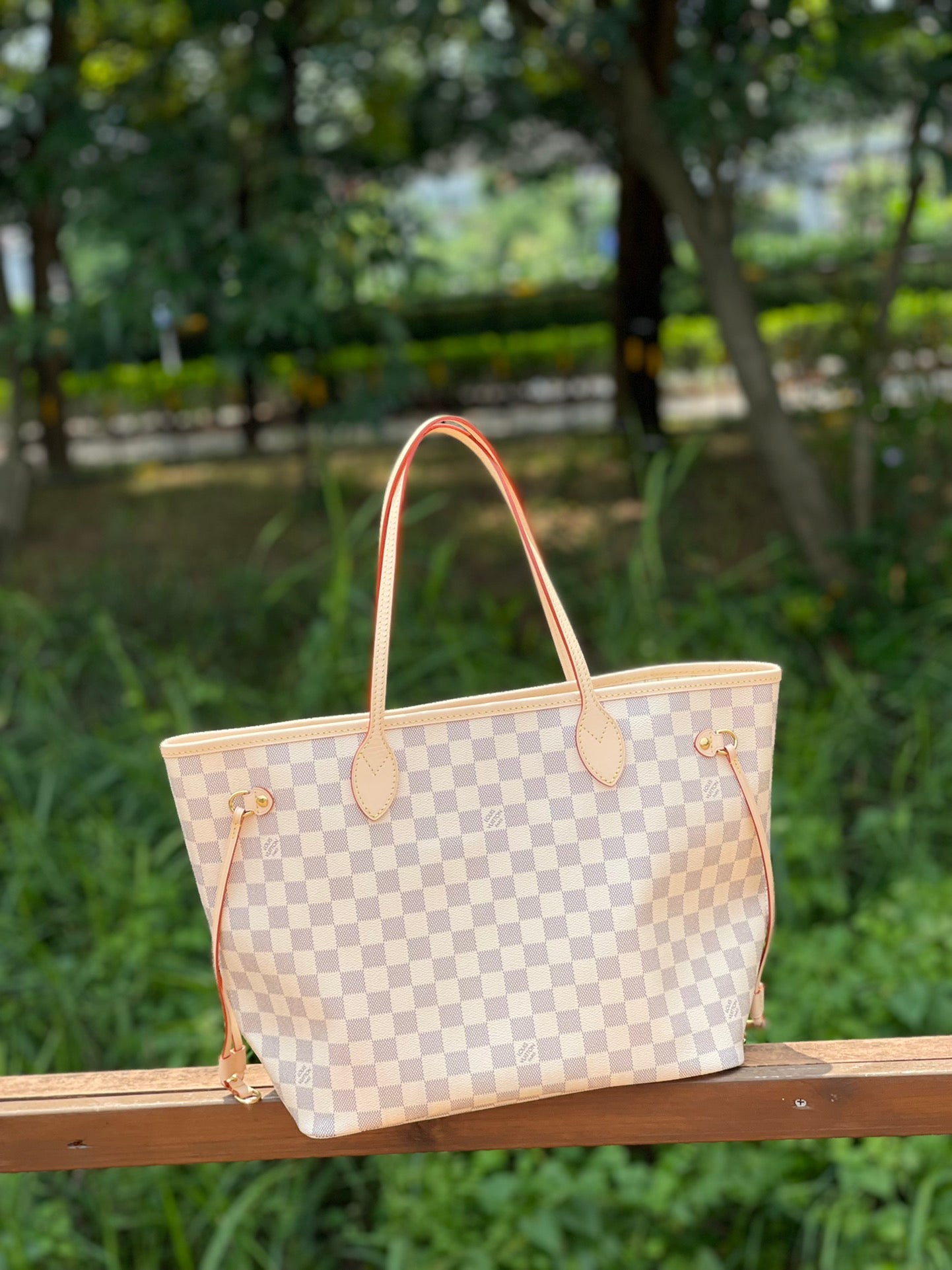 M41361 路L家-Neverfull 白格