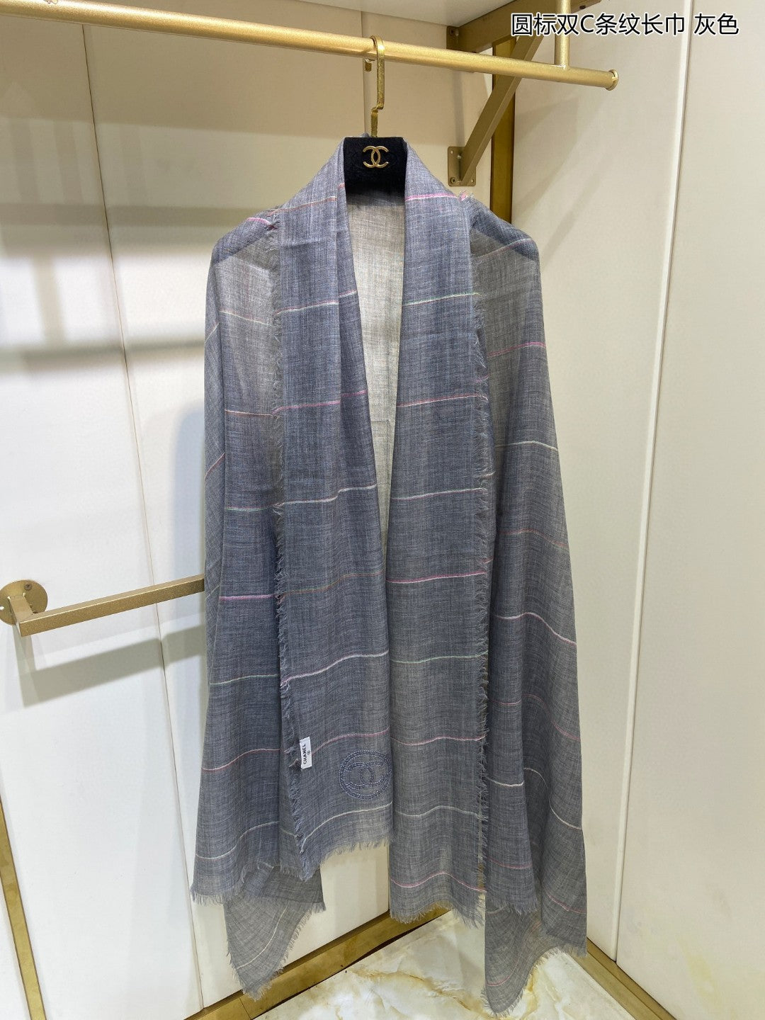 小香家-圓標雙C條紋長圍巾 138*208cm 頂級澳洲進口純羊絨重磅 灰色