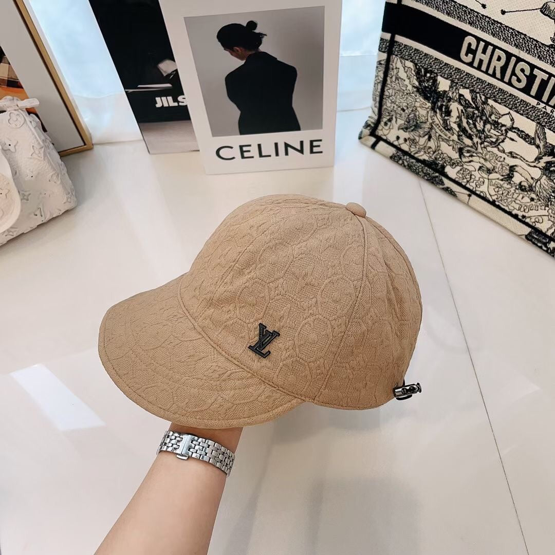 路L家-浮雕壓花面鴨舌帽