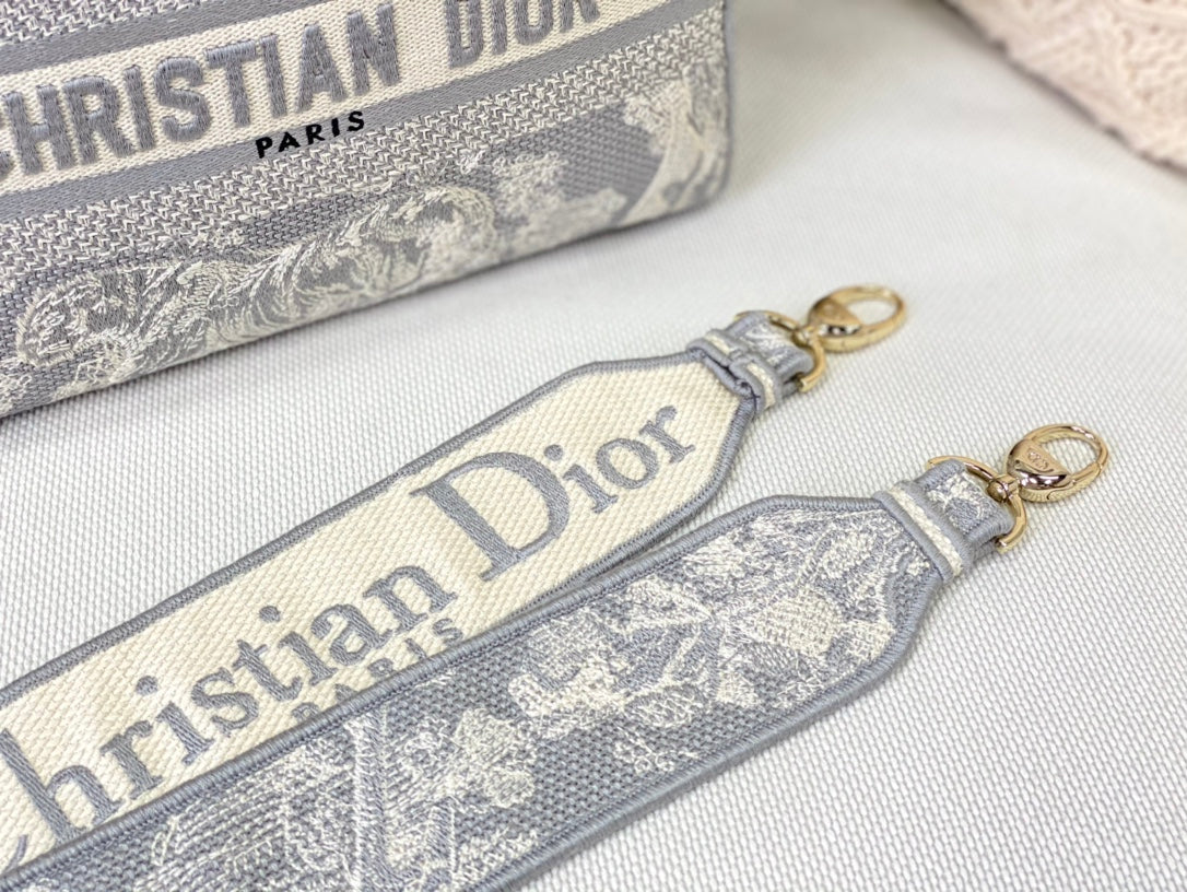 Dior Lady D-Lite黛妃包-帆布刺繡-淺灰老虎