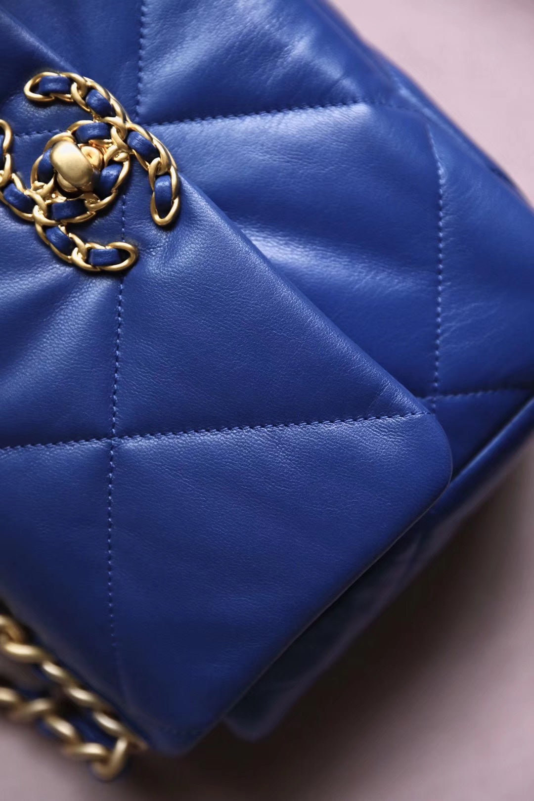 Chanel 19Bag-小號電光藍