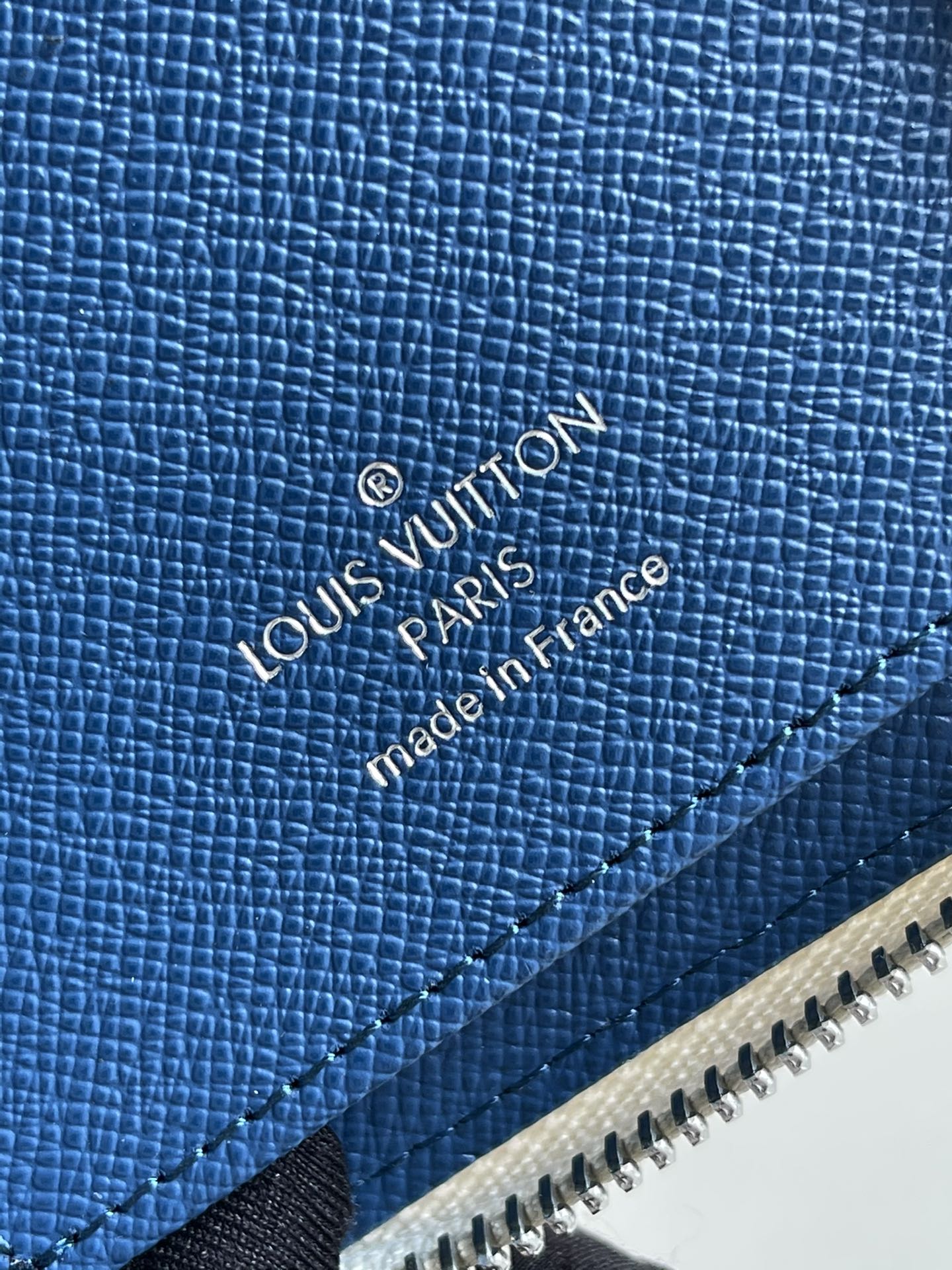 LV M80499中藍 本款ZIPPY VERTICAL 長夾-全開款