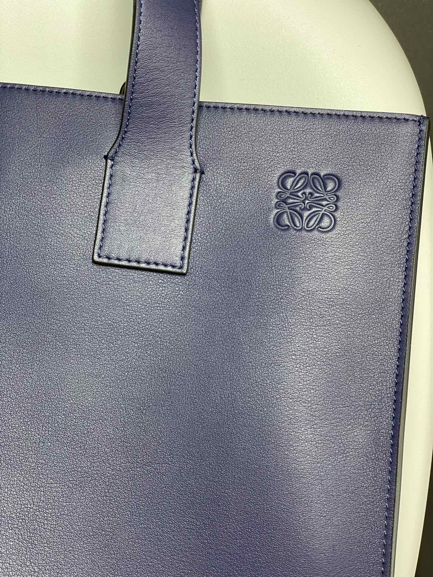 羅L威-Buckle Horizontal Tote 手袋