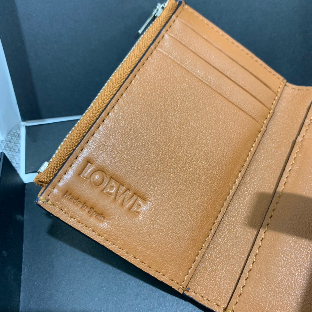 Loewe 三折短夾