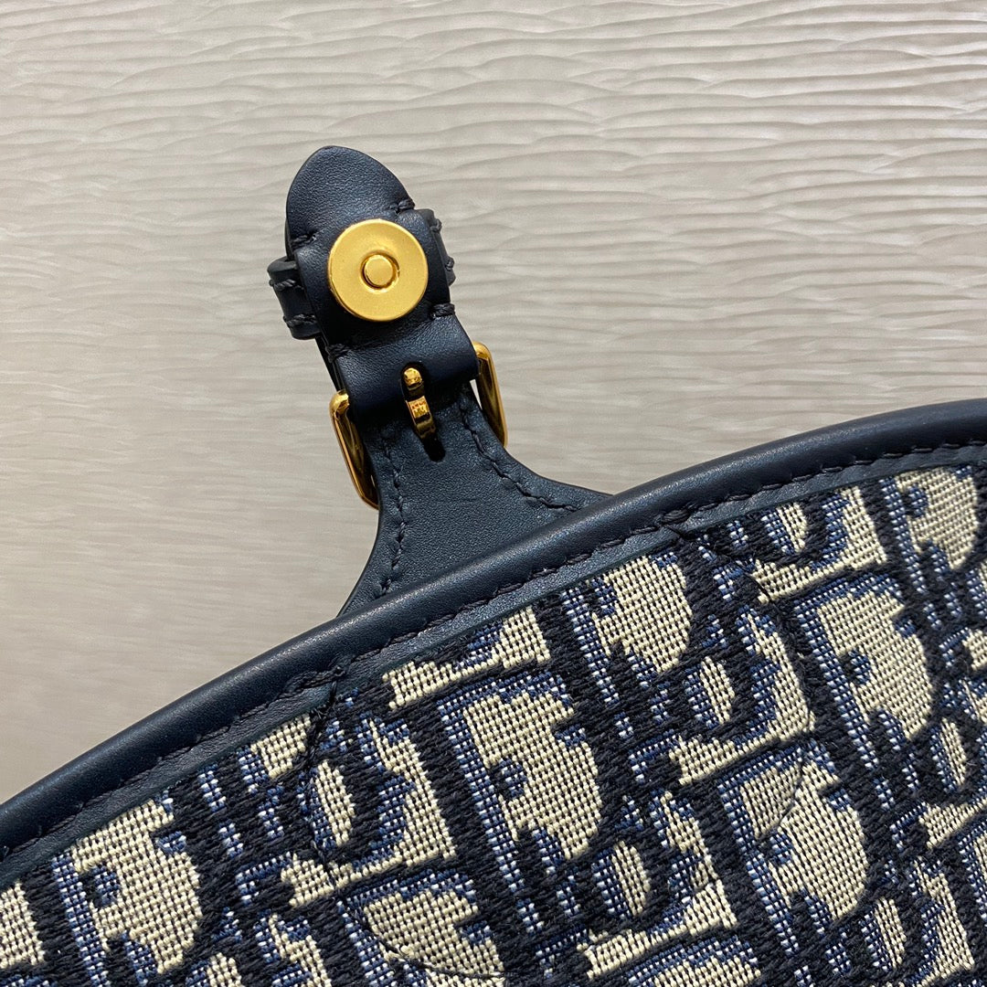 Dior Bobby系列 East-Wes 腋下包 老花