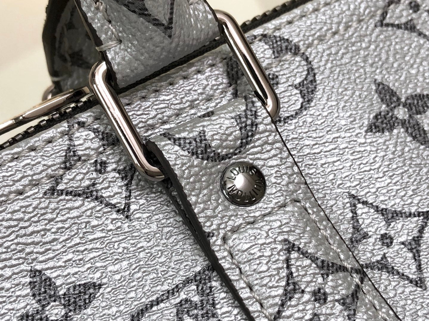 Lou-Keepall 45 旅行袋 銀色
