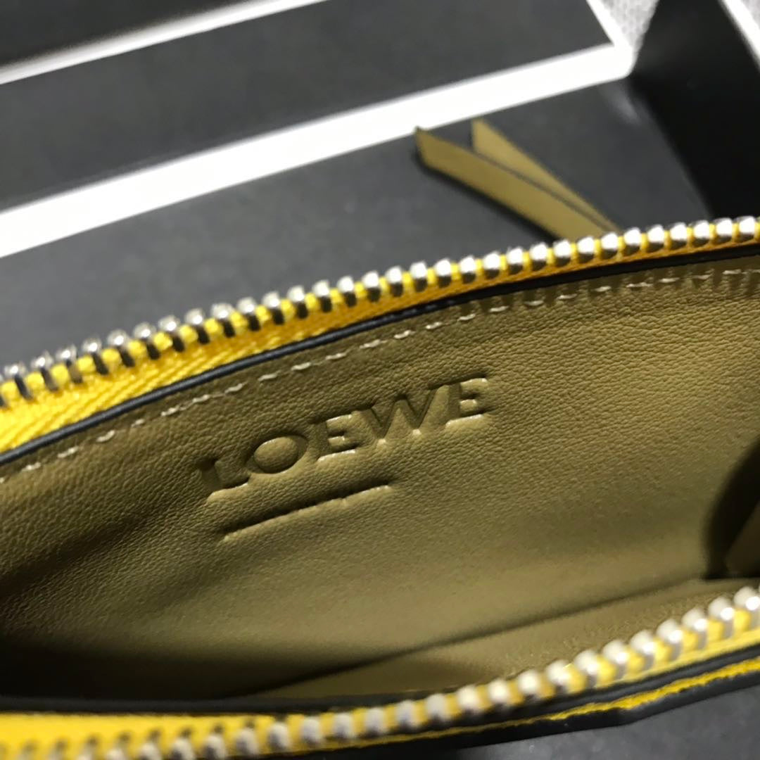 Loewe 拉鍊小卡包