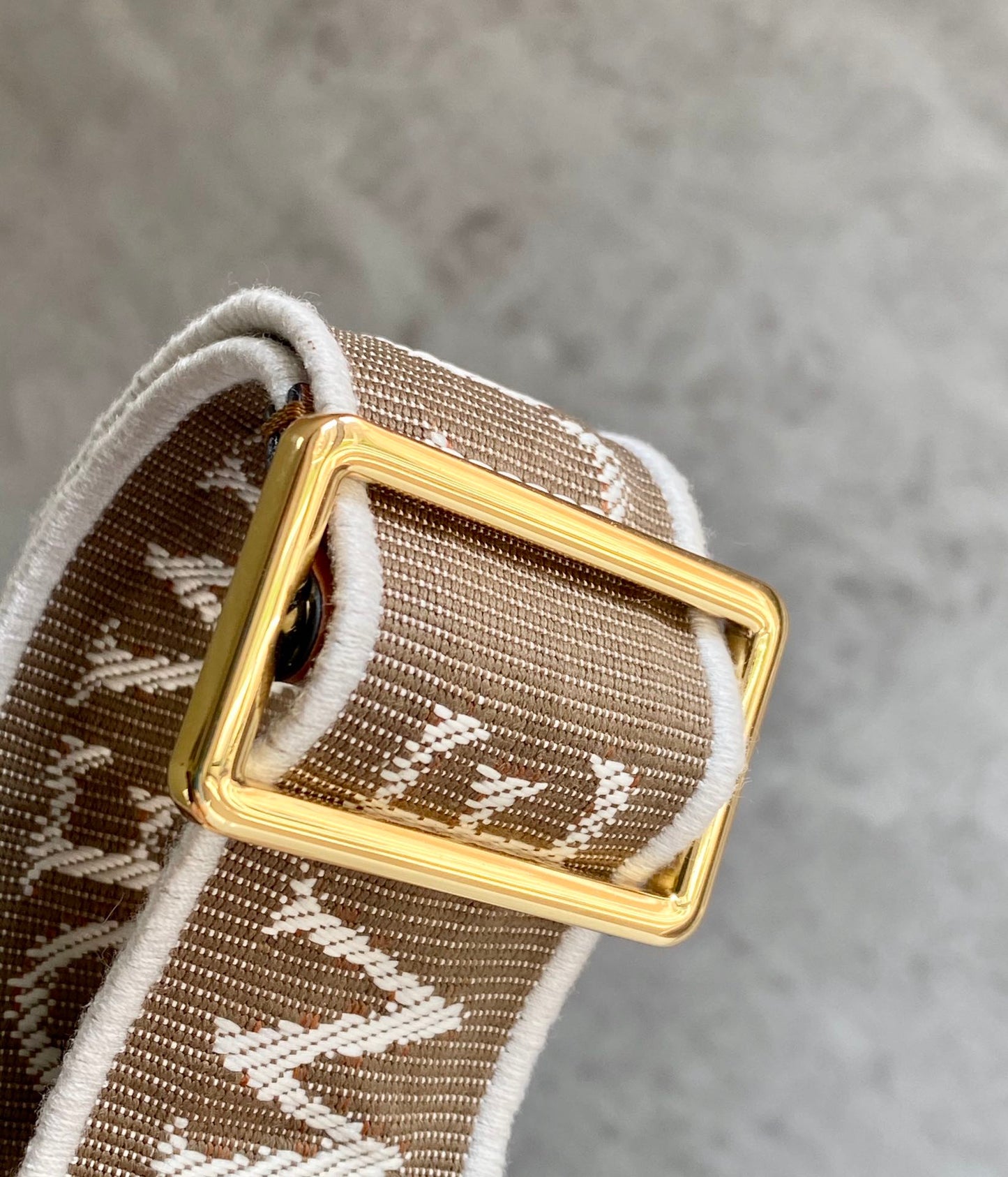 羅L威-Gate Mini 21X12.5X9.5 cm 字母寬肩帶
