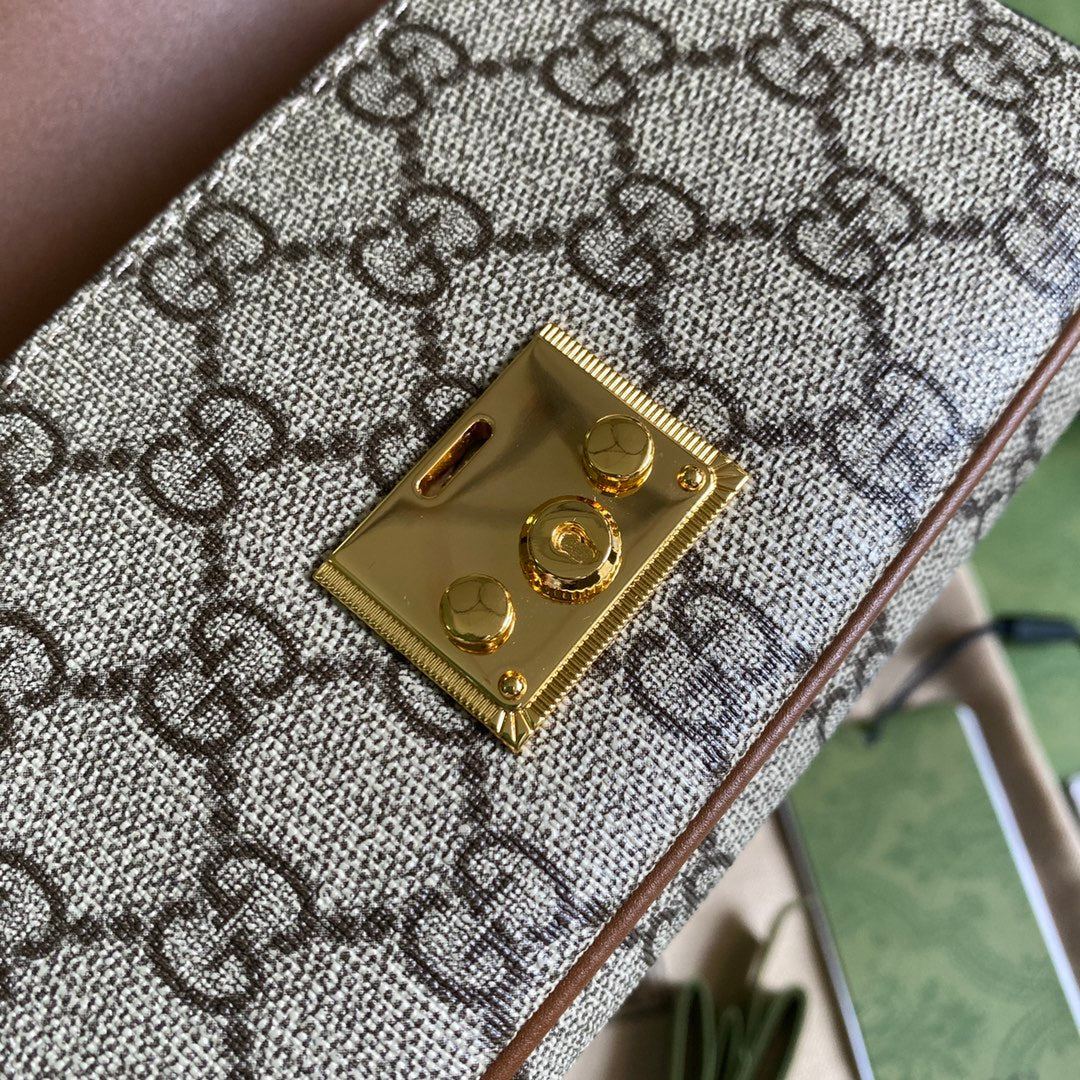 Gucci 鎖扣鏈條包 長夾
