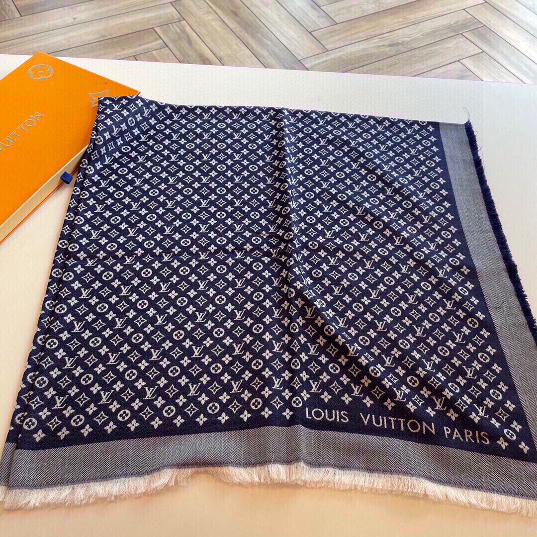 路L家-字母logo提花圍巾 120*120cm 50%羊毛+50%桑蠶絲 藍色