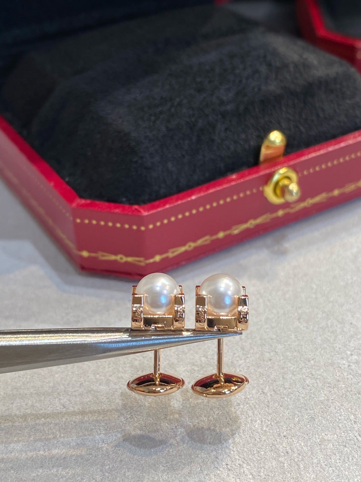 Cartier 牛角珍珠耳環