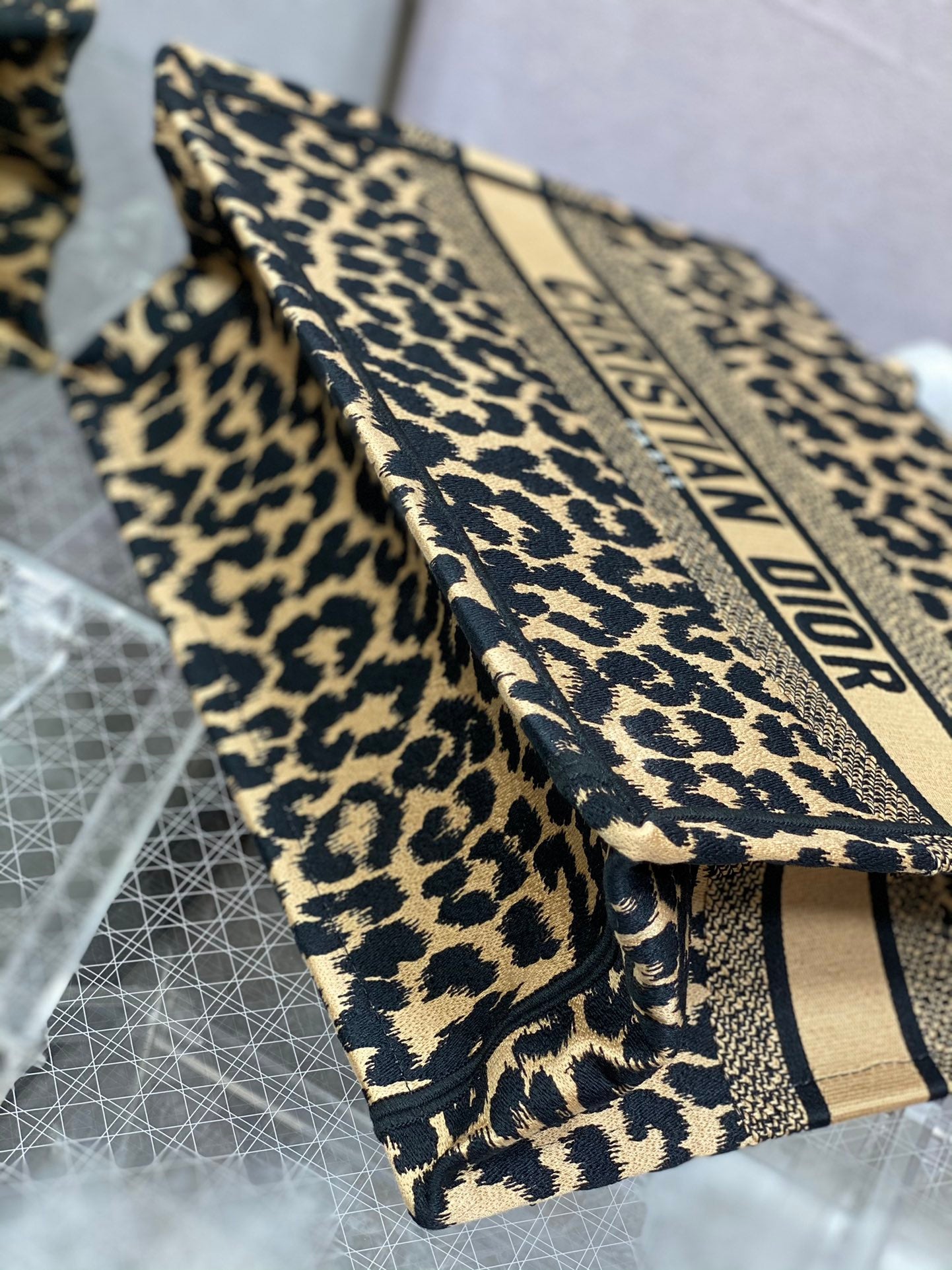 Dior Book Tote-小號36.5cm-豹紋刺繡