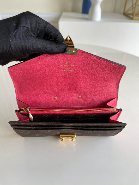 LV M58417 粉紅老花 信封式Pallas錢夾