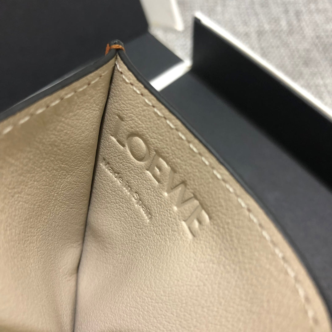 Loewe 貝殼單片卡包