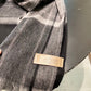 Burberry 平紋細紗鑲嵌立體紗線圍巾