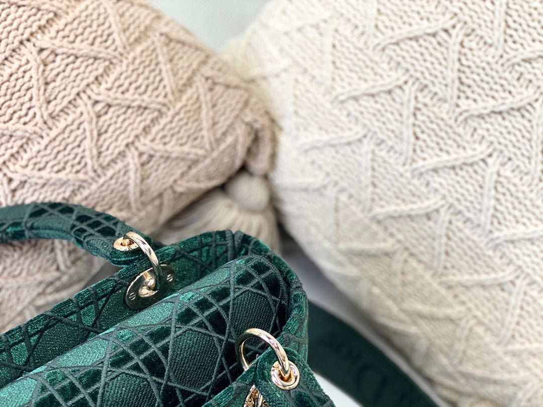 Dior Lady D-Lite黛妃包-天鵝絨刺繡綠色