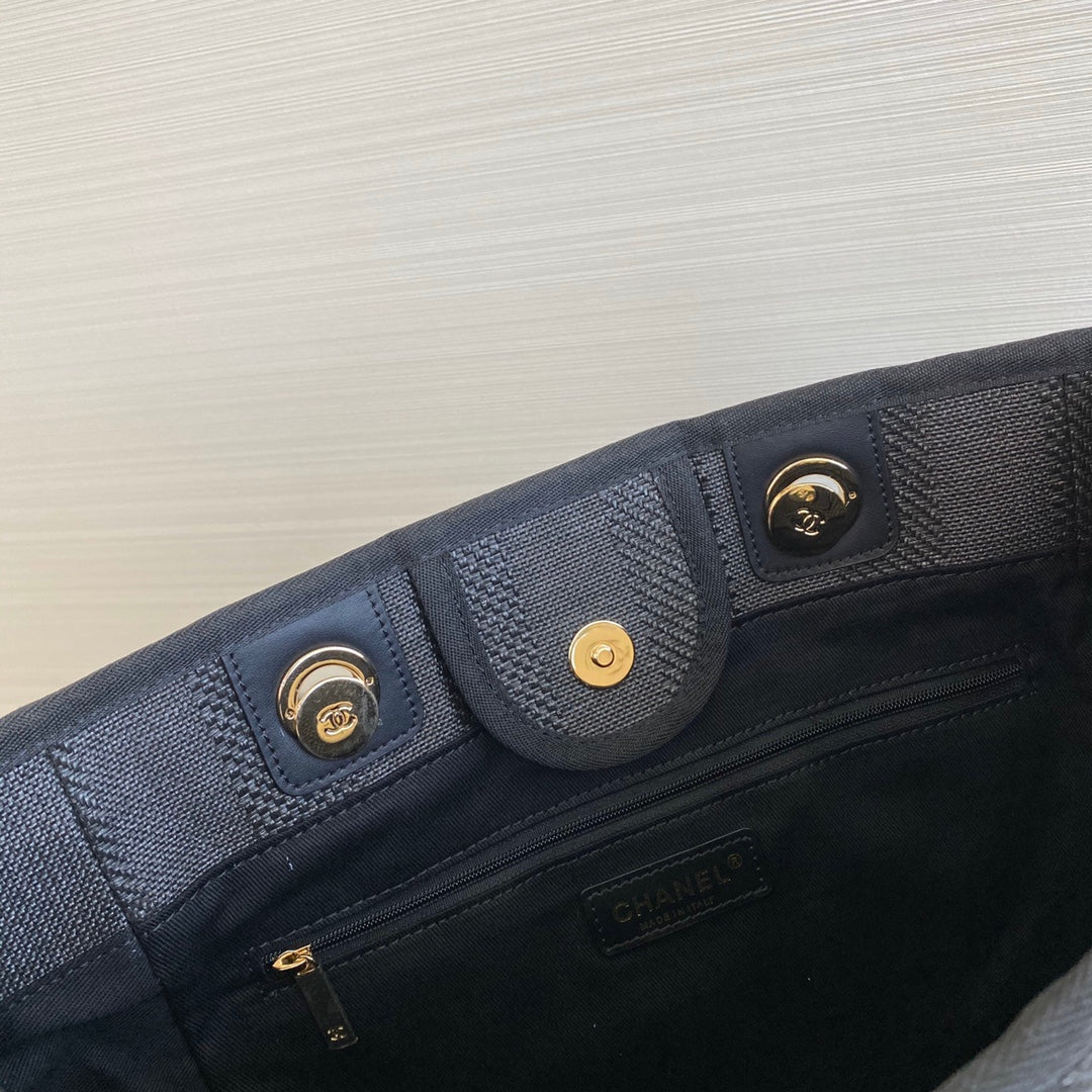 Chanel 中號黑色沙灘包