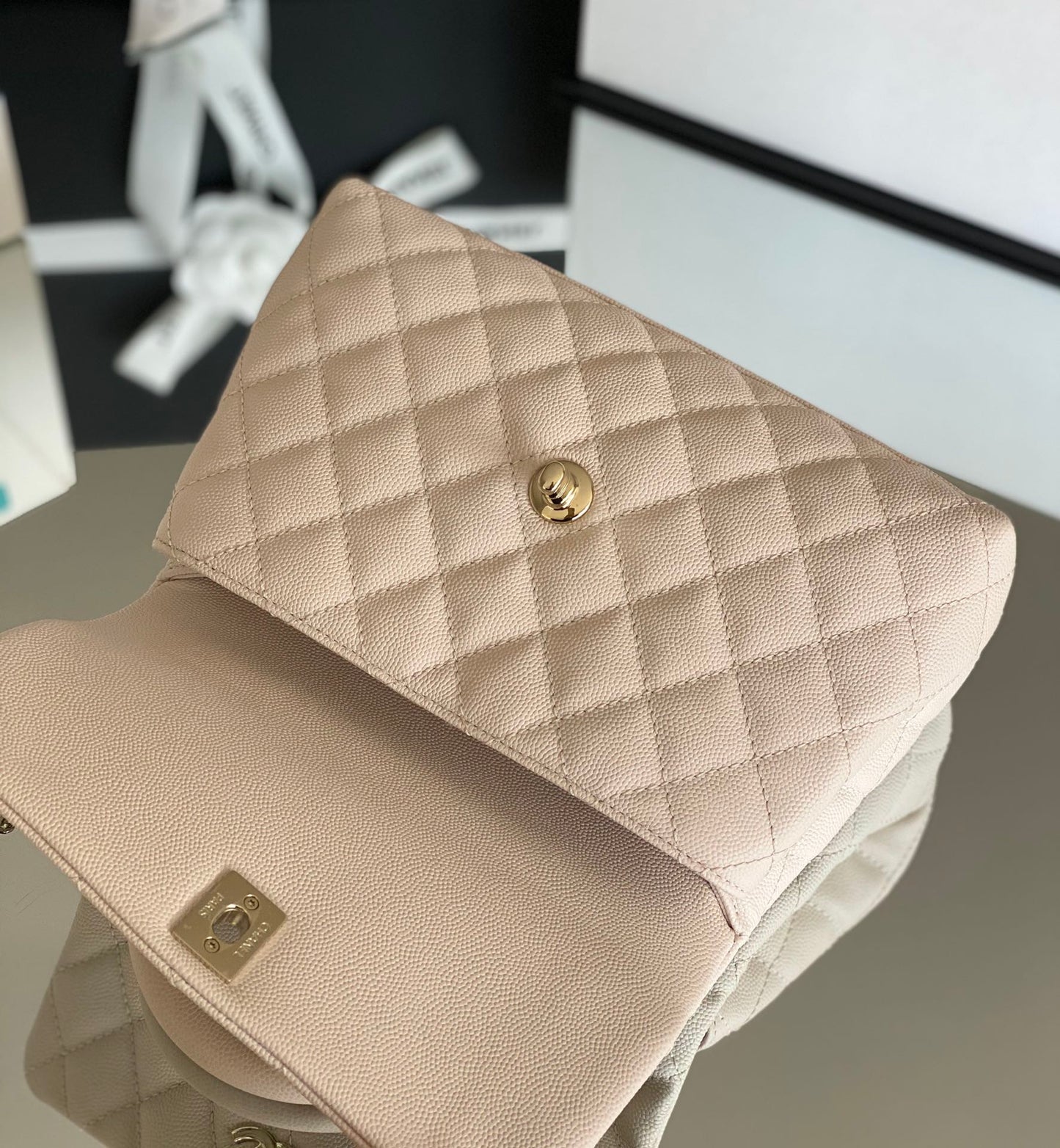 Chanel coco handle CF 小號-米白色牛皮-香檳金扣
