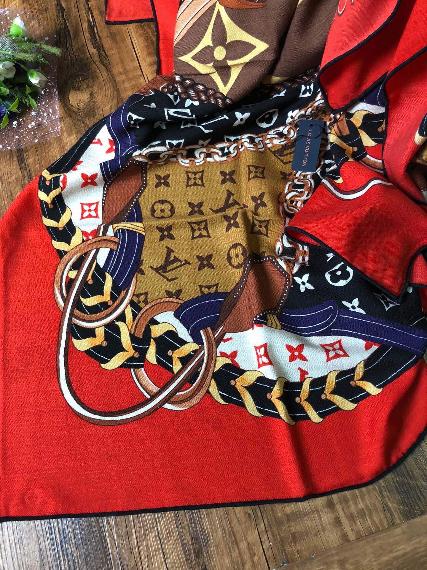 路L家-經典方形圍巾 140*140cm 70%羊絨+30%真絲
