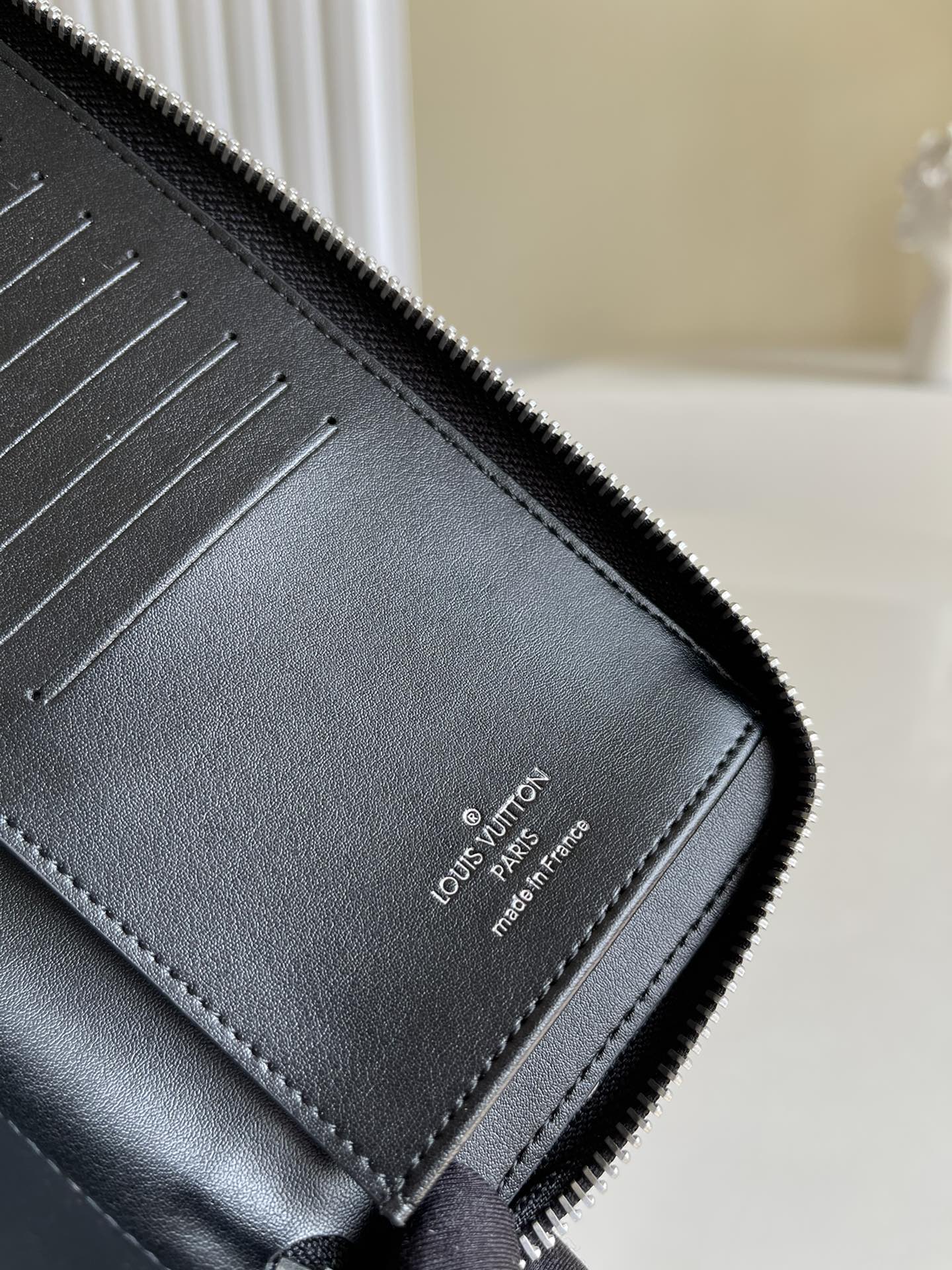 LV M60442 綠格 Zippy Vertical 男款長夾