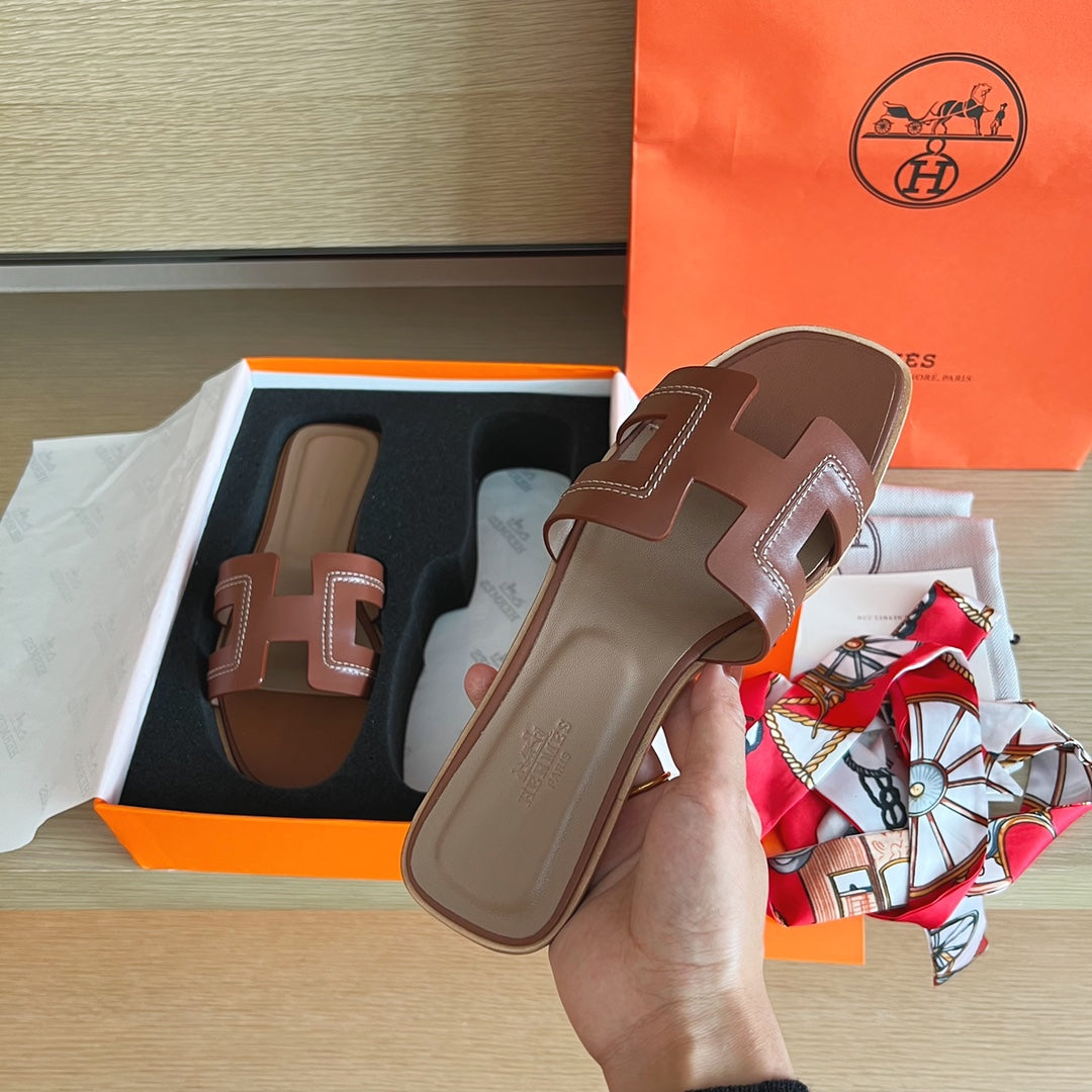小愛款-經典H拖鞋 車線皮面 咖色