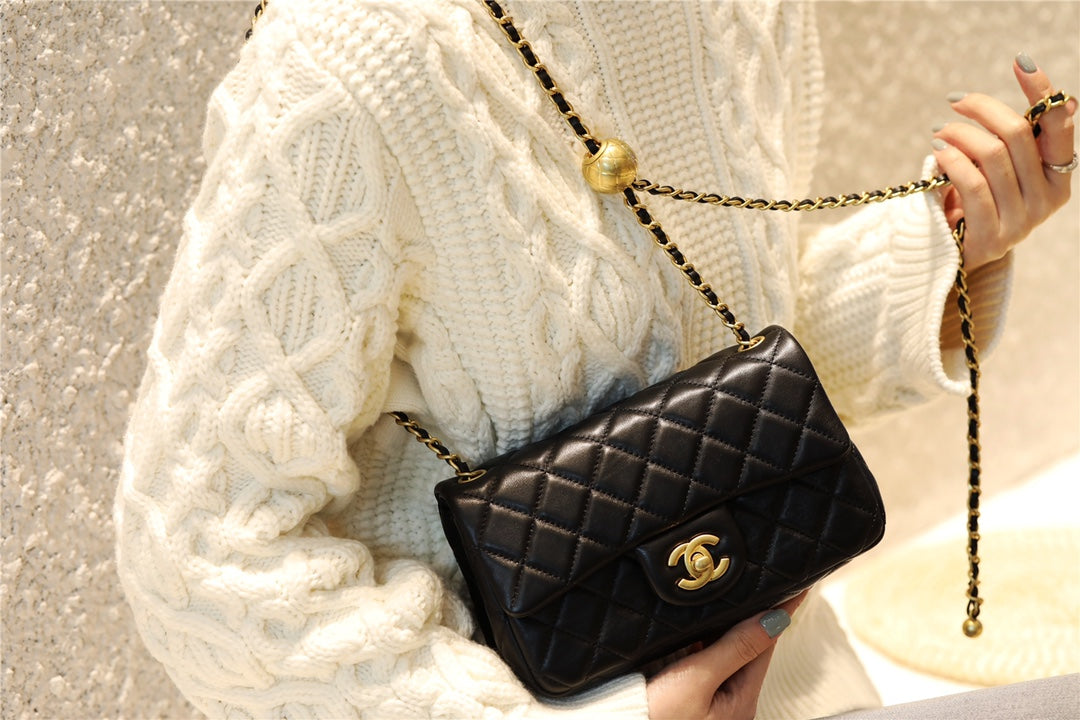 Chanel 金球CF口蓋包-黑色