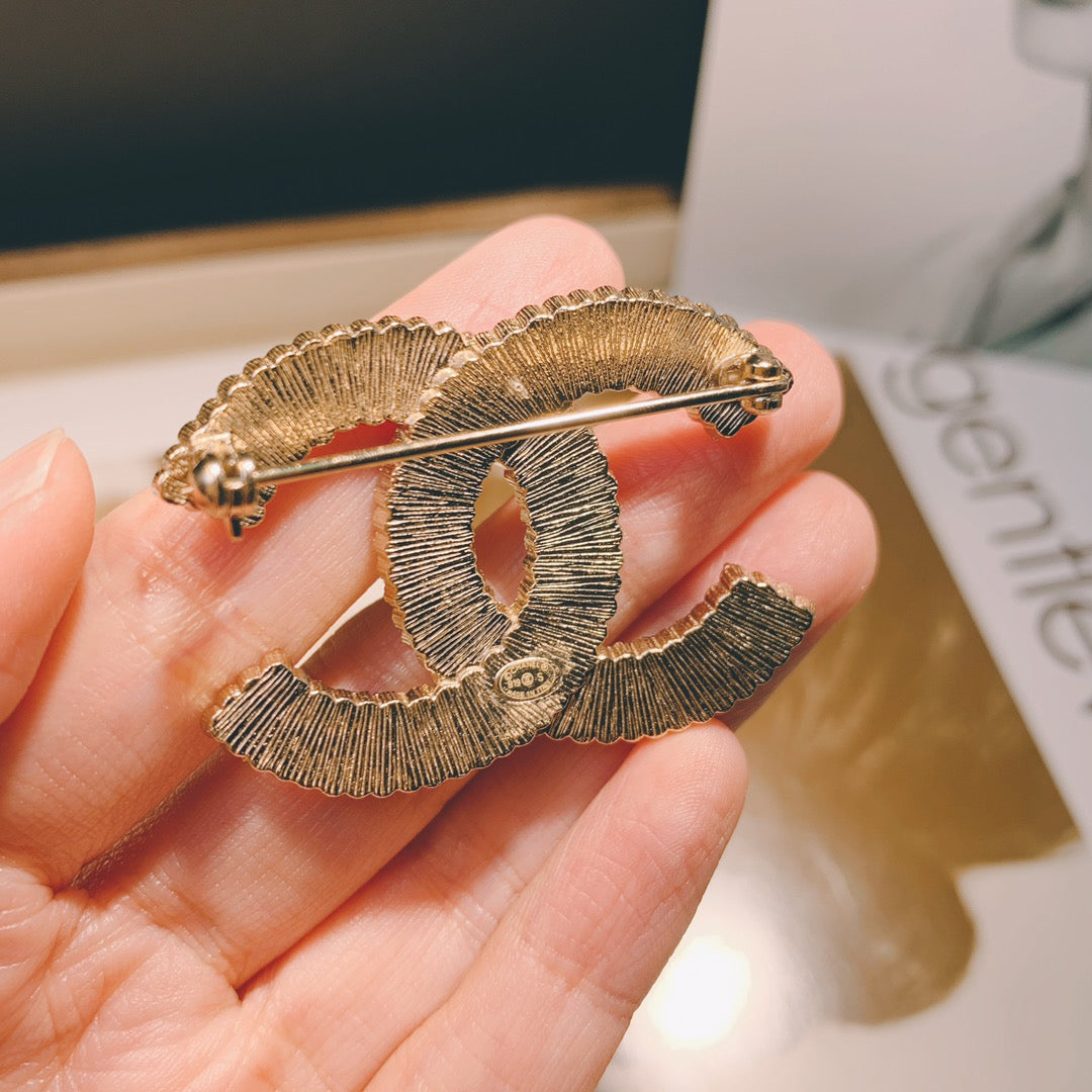 Chanel 胸針