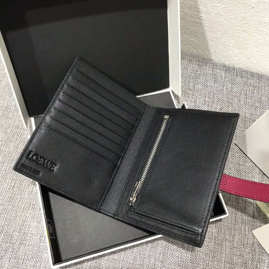 Loewe 對折中夾