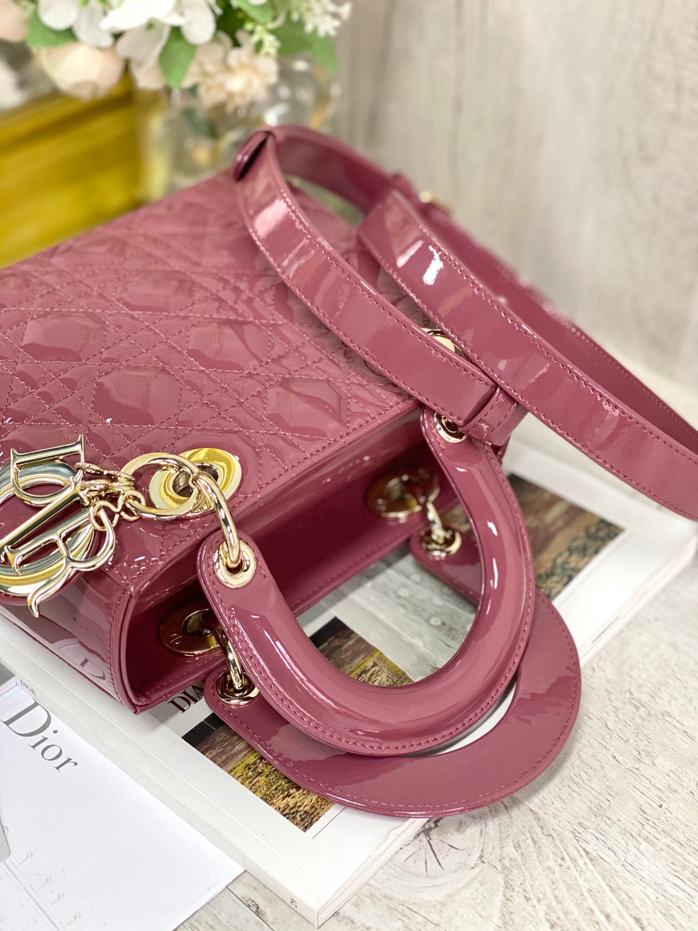 Dior Lady Dior-漆皮金扣-20cm-木槿粉