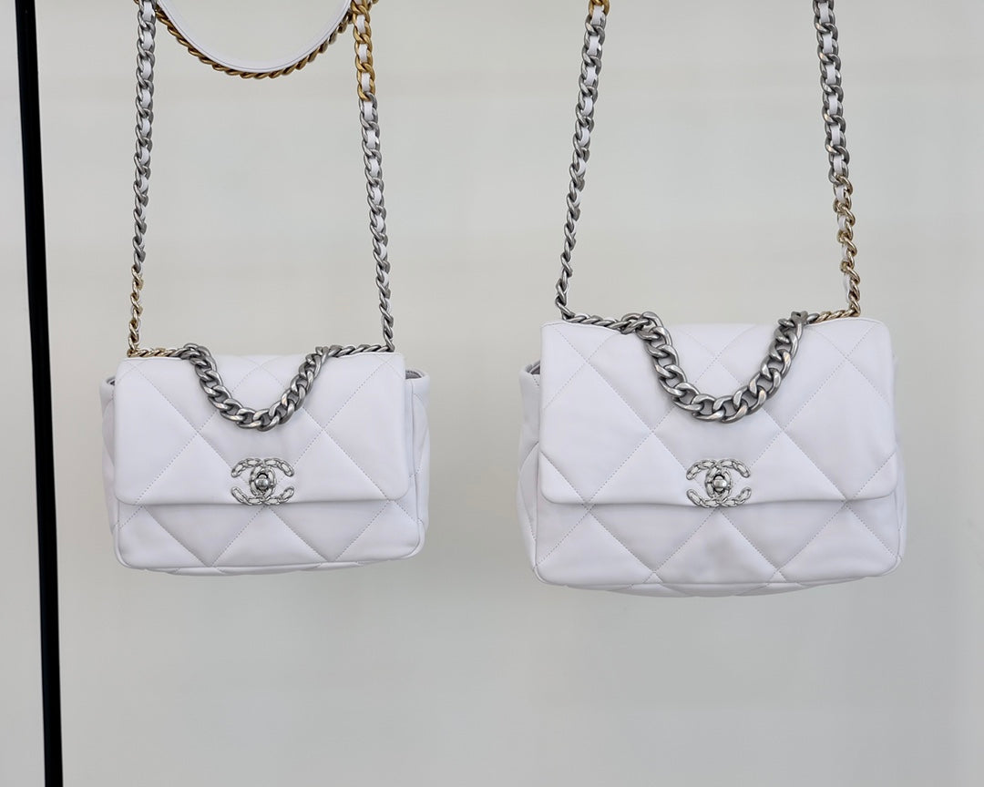 小香家-19Bag 白色銀扣 尺寸對比圖
