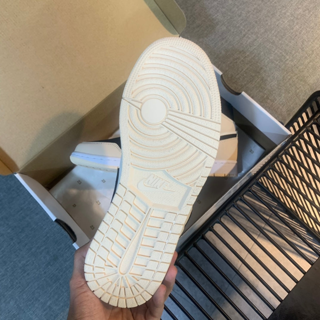N1K- AJ 1 mid 中筒板鞋 休閒鞋 米黑色