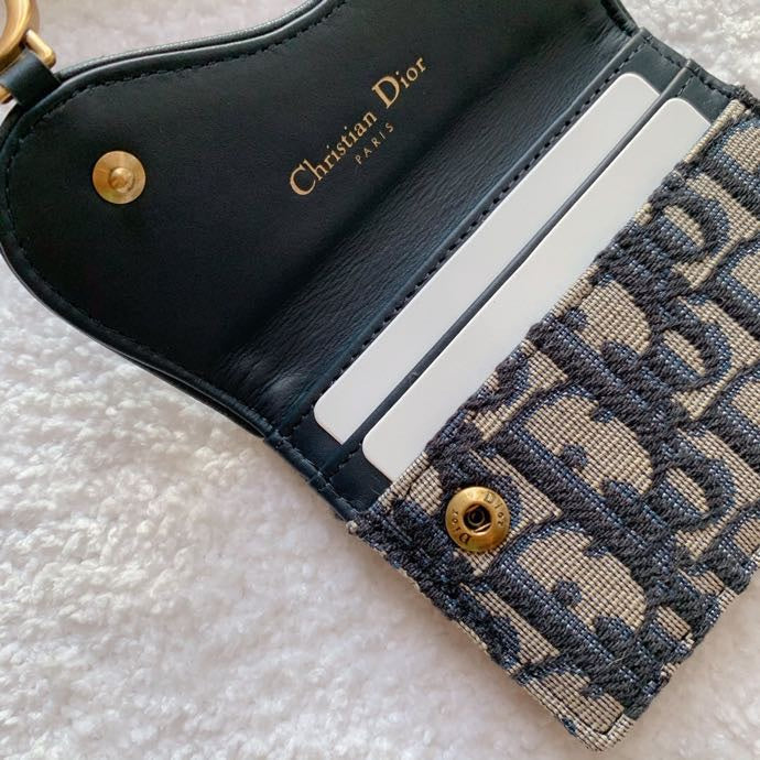 熱銷款 Dior Saddle 馬鞍小卡包