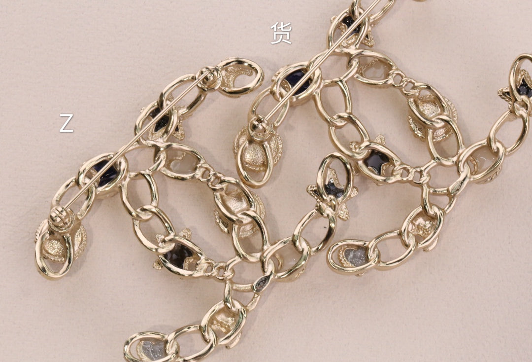 Chanel 胸針