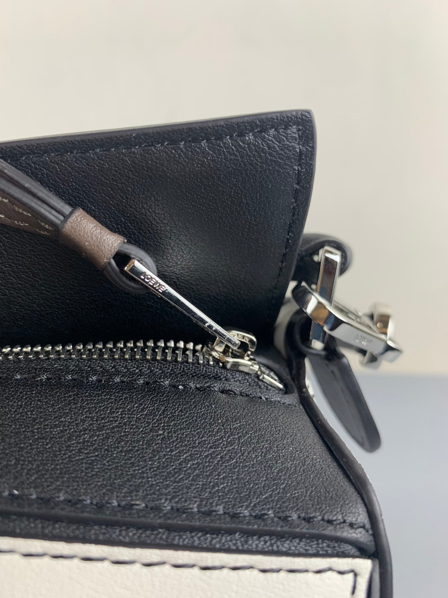 羅L威-Puzzle bag mini 小牛皮
