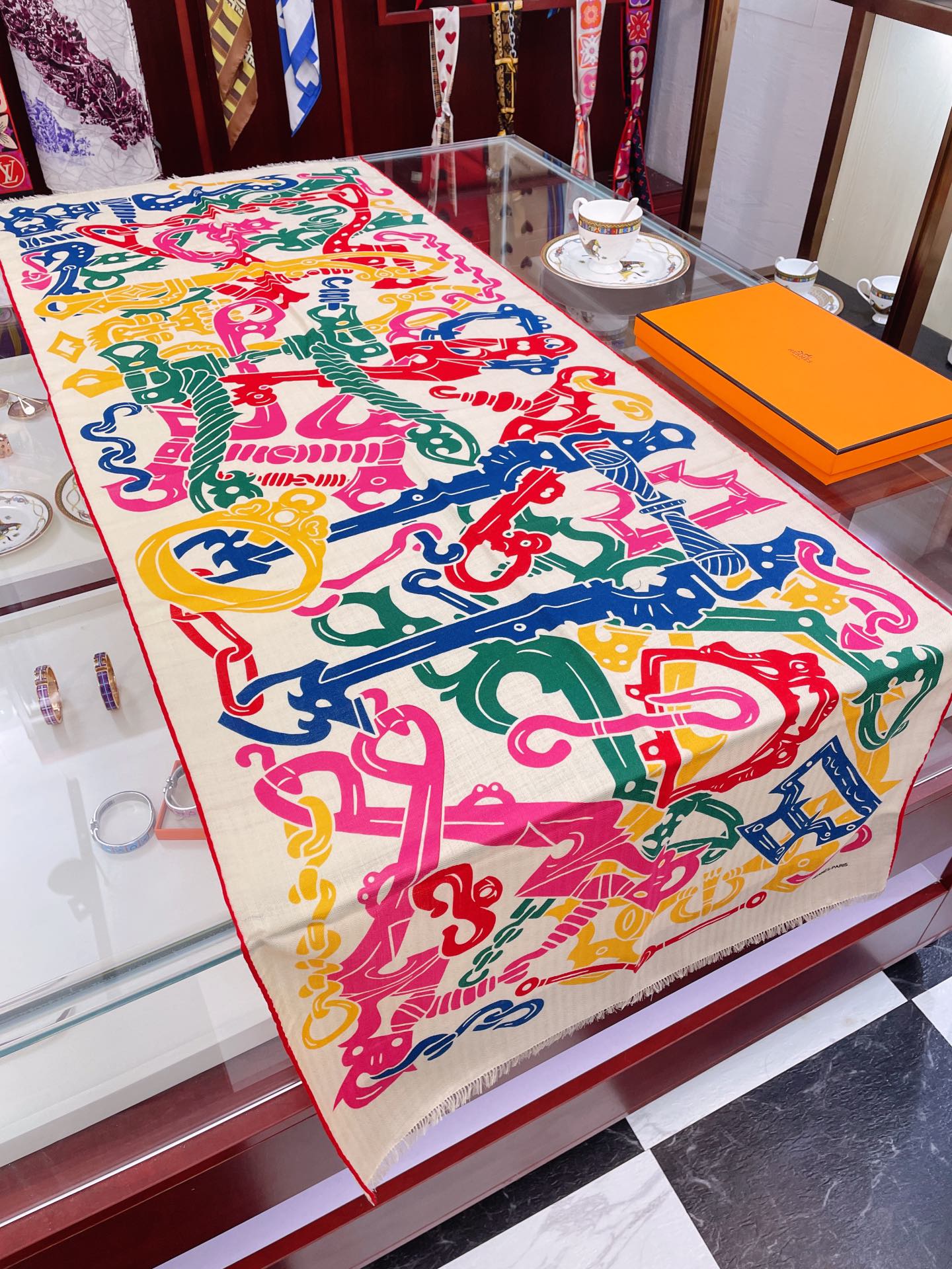 小愛款-線條圍巾 180*63cm 70%羊絨+30%真絲