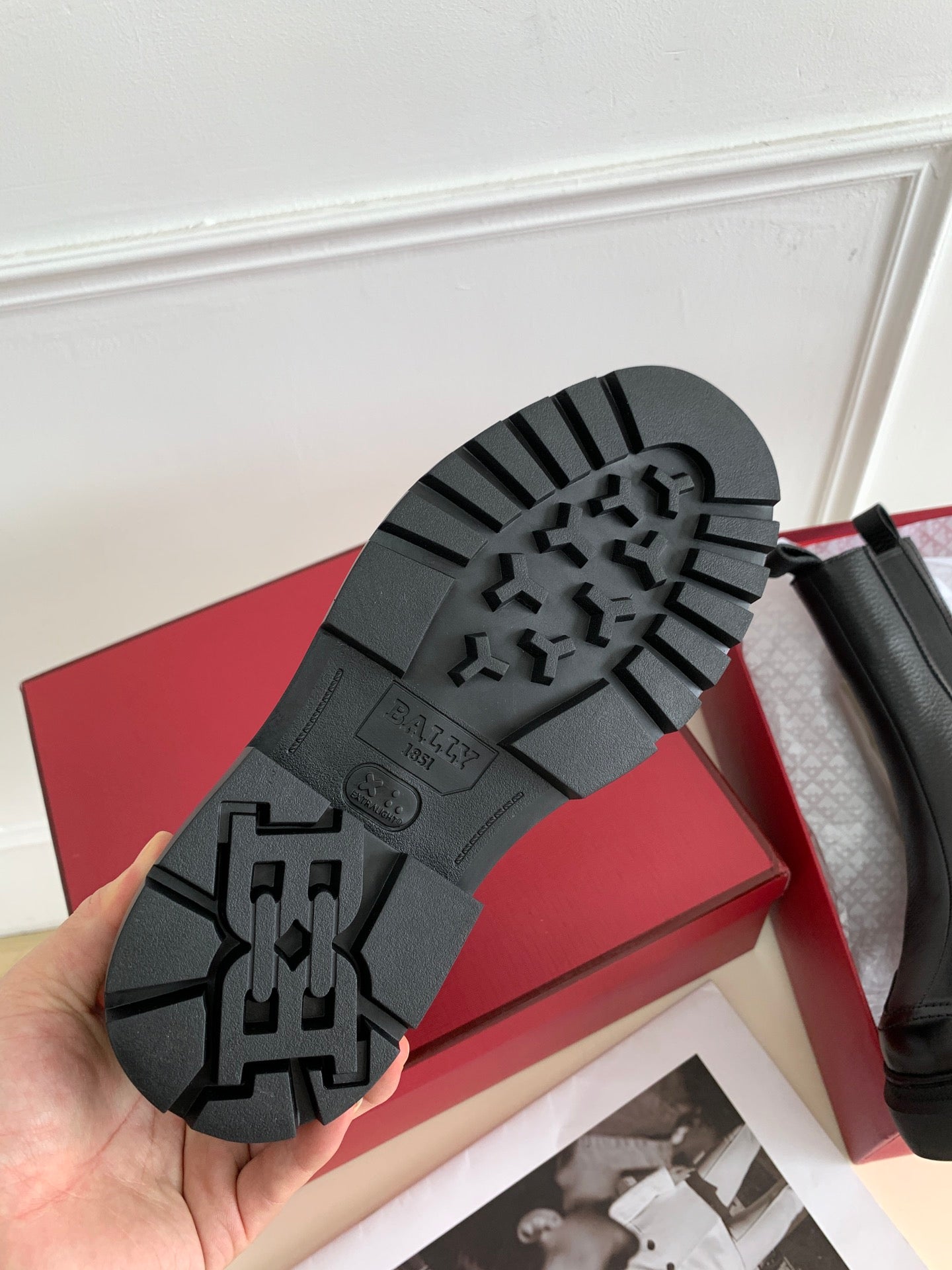 BALLY-厚底鬆緊帶切爾西短靴 黑色