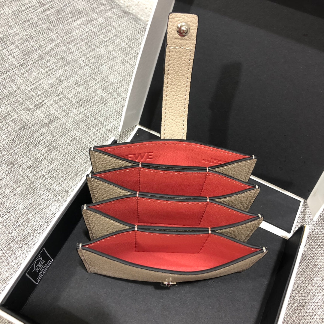 Loewe 搭扣小卡包
