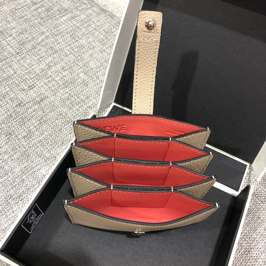 Loewe 搭扣小卡包