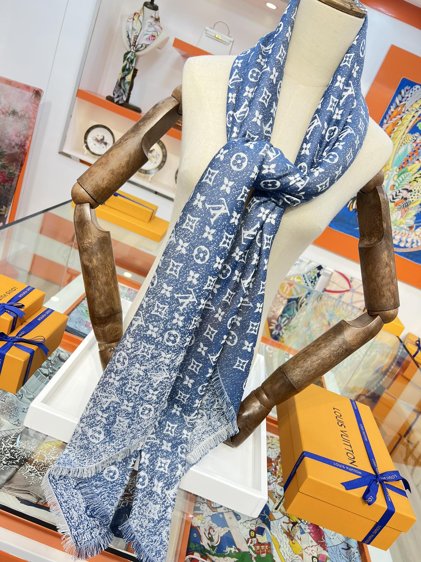 路L家-漸變牛仔老花披肩 Denim Gradient 142.5cm