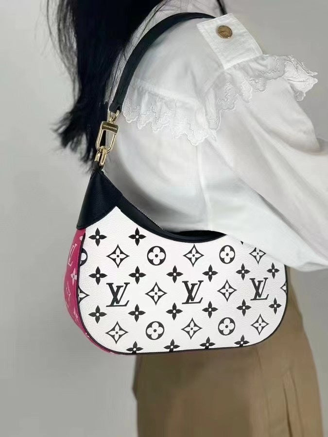 M46091 路L家-Bagatelle 手袋 黑白拚色 上身圖