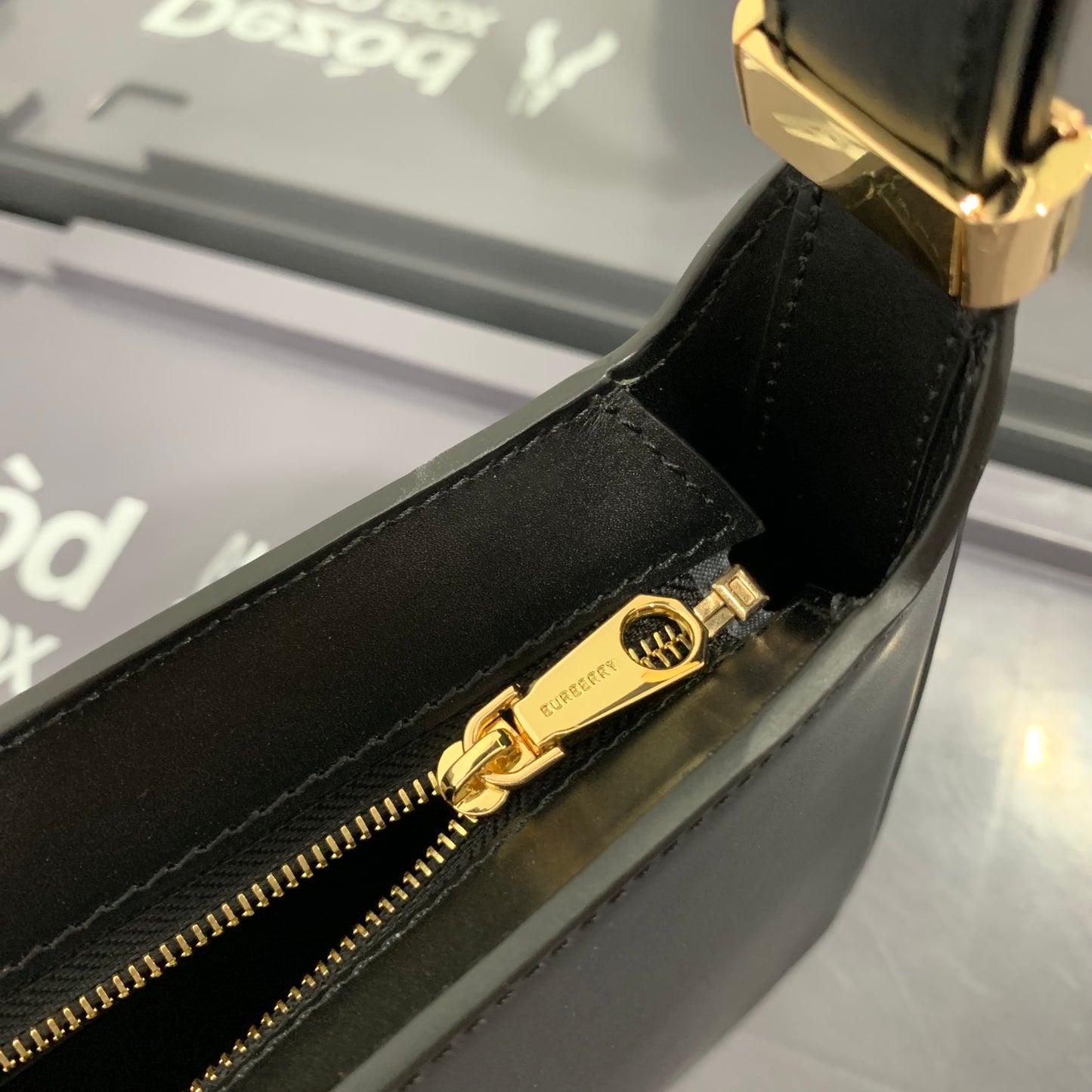巴B家-新款 Tb shoulder bag 腋下斜挎包 黑色