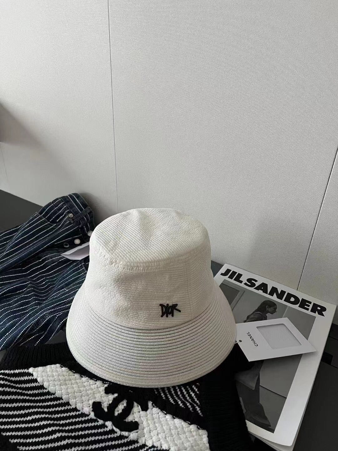 迪D家-拼接材質素色漁夫帽 金屬小標 2色