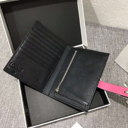 Loewe 對折中夾