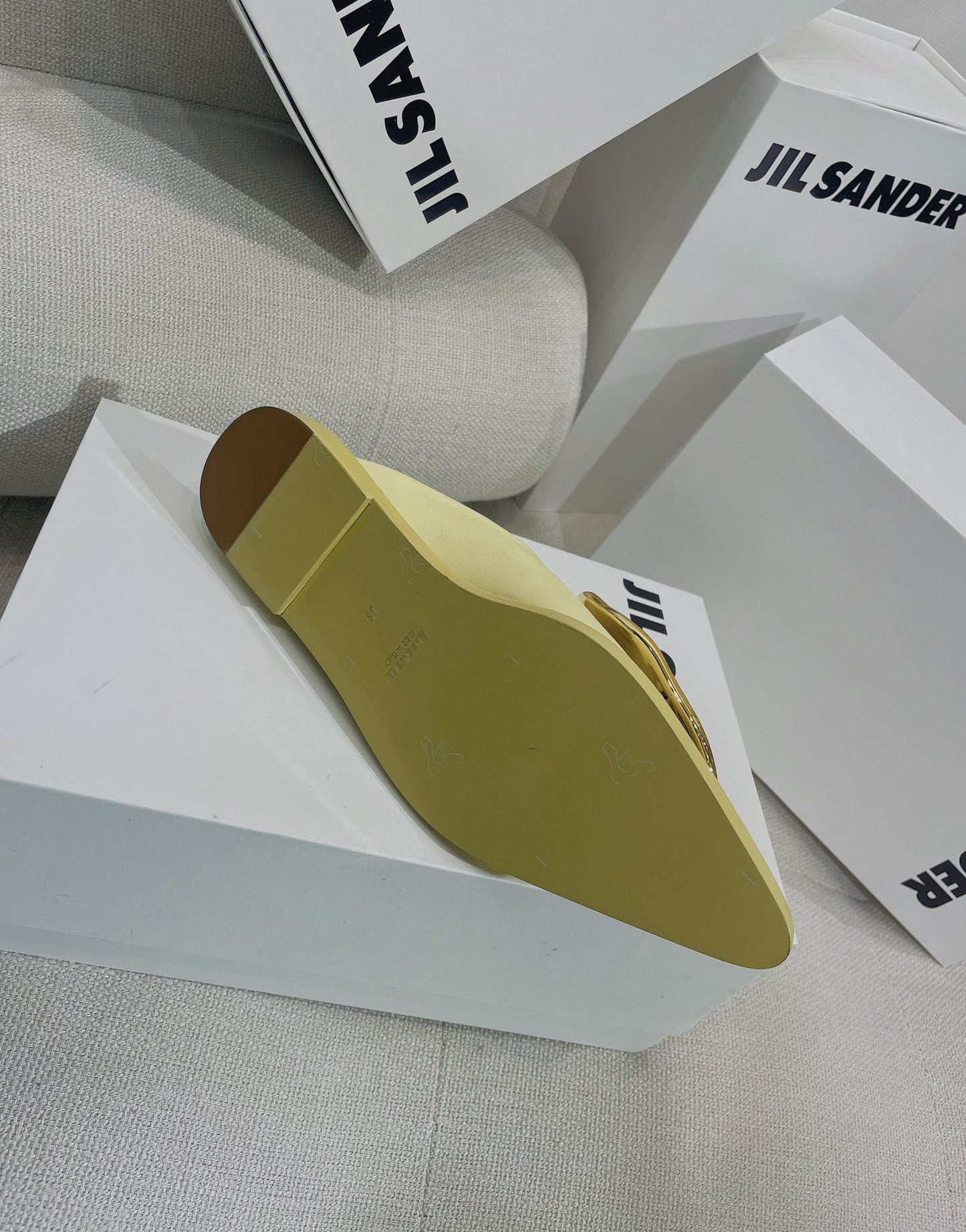 Jil sander-2022春夏 走秀新款 金屬裝飾尖頭平底拖鞋